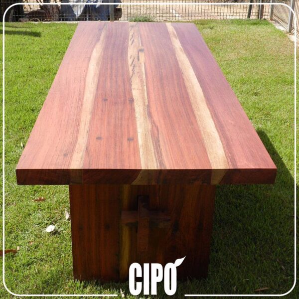 Mesa de Madeira Maciça 3